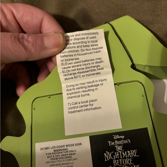 Lights Up Green Halloween Decoration - Picture 6 of 12